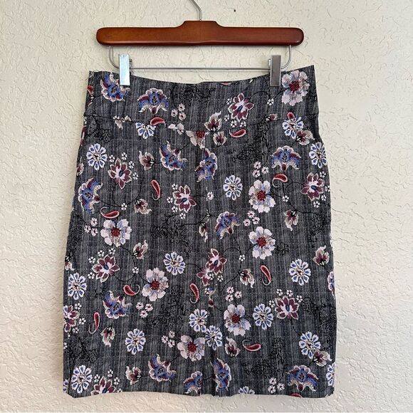 MARGARET M Christiana Pencil Knee Length Skirt Grey Floral Size Medium‎ - Picture 9 of 13